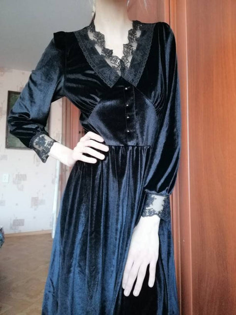 Regina vintage dress, Vintage French dress, vintage dress, gothic, cottagecore dress, French dress, gothic dress, 1940s, velvet
